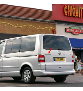 VW Transporter T5 2004-2010 Arka Bagaj Kapağı Caravelle Yazısı 7H9853687