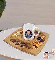 BK Gift Kişiye Özel Erkek Nihayetinde Karikatürlü Beyaz Kupa ve Doğal Masif Ahşap 4 Bölmeli Sunum Tabağı Çerezlik Hediye Seti-3