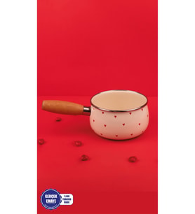 Cupid Ahşap Saplı Kalp Desenli Emaye Sos Tavası 16cm 1,3 Litre (İNDÜKSİYON DAHİL TÜM OCAKLARA UYGUN)