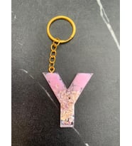 Y Harfi Pembe Renk Epoksi ve Deniz Kabuğu Kırığı Süslemeli Gold Halka Anahtarlık El Yapımı Hediyelik