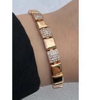 Kararmaz Renk Atmaz Rose Gold Kare Plaka Detaylı Zirkon Taşlı Kadın Çelik Bileklik