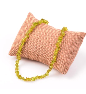 Zebercet Taşı Şekilsiz Kolye - Peridot Taşı
