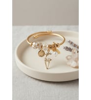 Geyik Model Gold Renk Beyaz Charmlı Bileklik TJ-BB8663