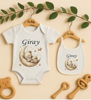 Pia Baby Premium %100 Pamuk İsme Özel Organik Baskılı Çıtçıtlı Bebek Body Ve Önlük 5052-20 (Ekru)