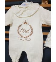 Baby Clime Nakışlı Müslin Bebek Tulumu ve Şapkası (0-3 Ay)