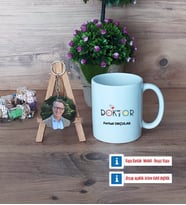 Doktora Hediye Kupa Bardak Beyaz ve Fotoğraflı Ahşap Anahtarlık Hediye Tıp Bayramı Hediyesi (Model 1)