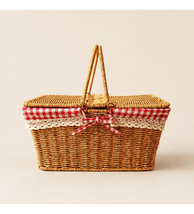 Hasır Piknik Sepeti, Kırmızı Ekoseli ve Dantelli Kapaklı Taşıma Sepeti, 39x27x18 cm Ahşap Görünümlü Piknik Çantası, Kahvaltı, Kamp, Bahçe ve Outdoor Kullanım İçin