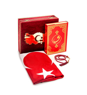 Türkiye Haritalı Bayraklı Kadife Kutulu Kuran Seti Kırmızı