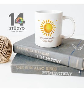 Stüdyo 14 Kişiye Özel İsim Soyisim ve Mesaj Alanlı Güneş Tasarımlı Kupa -Mug