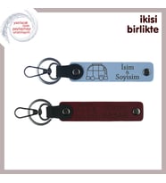 Doğayla Baş Başa Olanlara Hediye, Kişiye Özel Karavan Anahtarlık Takımı, İsim Yazılı, Gök Mavi-Bordo (Çok Renkli)