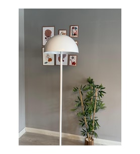 Beyaz Lambader Modern Dekoratif Metal Oturma Odası Çalışma Odası Zemin Lambası 170 Cm Kablo