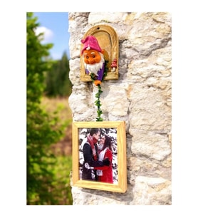 Ahşap Fotoğraf Çerçevesi ve Şans Cücesi Bahçe Süsü Duvar Süsü Balkon Süsü Dekoratif Obje