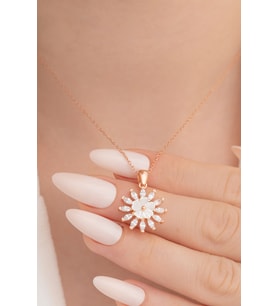 Zirkon Taşlı Rose Manolya Çiçeği Model 2 Kadın Gümüş Kolye Gklmnlycck2-ros