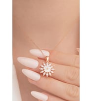 Zirkon Taşlı Rose Manolya Çiçeği Model 2 Kadın Gümüş Kolye Gklmnlycck2-ros