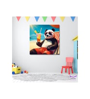 Tekli Kare Kanvas Sahilde Güneşlenip Kokteyl İçen Panda Tasarımı