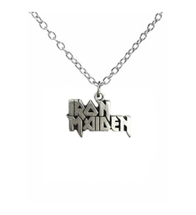 Iron Maiden Logolu Metal Kolye – 60 cm Unisex Rock Takı (Gümüş)