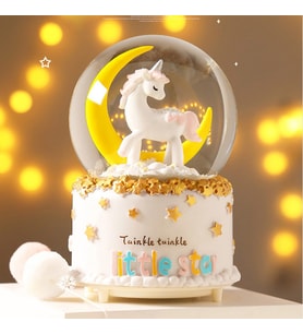 Unicorn Işıklı Müzikli Püskürtmeli Büyük Boy Kar Küresi