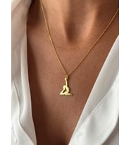 Kişiye Özel 925 Ayar Gümüş Minimalist Yoga Pozu Kolye Kadınlara Özel Hediye (Gold)