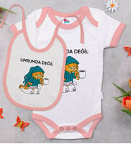 BK Kids Umrumda Değil Tasarımlı Pembe Bebek Body Zıbın ve Mama Önlüğü Hediye Seti-1