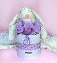 SOLE Premium Özel Hediye Kutusunda 45 cm Beyaz Bunny Tavşan ve 5 Adet Kırmızı Peluş Ayıcık Buketi (Lila)