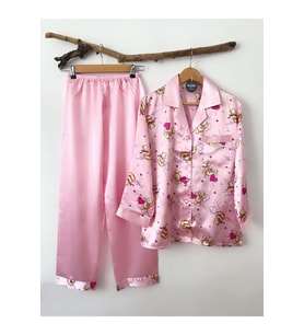Çiçekli Gömlek Yaka Saten Kadın Pijama Takımı S107 (Pembe)