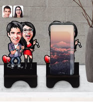 BK Gift Kişiye Özel Sevgililer Karikatürlü Ahşap Biblo Telefon Standı-1