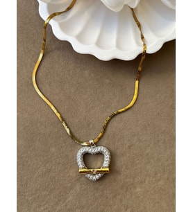 Heart Glow Kolye – Altın Ton Zarif Kalp Detaylı Minimal Şıklık 40+5 cm