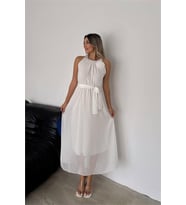 Neşeli butik kadın gül broş detaylı uzun şifon elbise NBK2144 (Beyaz)