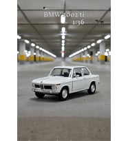 Beyaz 1:36 Ölçek Die Cast Kapıları Açılır Lisanslı BMW 2002 Ti Oyuncak Metal Model Araba