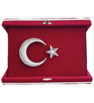 Kişiye Özel İsim Yazılı Ay Yıldız Türk Bayraklı Lüks Yatay Kadife Plaket - VIP Makam Hediyesi
