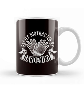 Distracted By Gardening Gardener Garden Plants Flowers Lawn Kupa Bardak Porselen