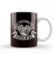Distracted By Gardening Gardener Garden Plants Flowers Lawn Kupa Bardak Porselen