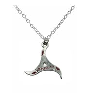 Naruto Anime Kırmızı Yazılı Ninja Yıldızı Figürlü Unisex Kolye – Metal Zincirli (Gümüş)