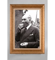Altın Varaklı Çerçeveli Paspartulu Atatürk Tablo a82 (Gold)