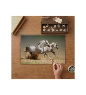 Koşan Beyaz Atlar Tasarımı 240 parça Ahşap Puzzle Ahşap Kutuda MP10612