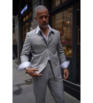  GÖMLEK YAKA GRİ TAKIM ELBİSE 