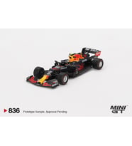 Mini GT Red Bull RB16B #11 Sergio Pérez 2021 Azerbaijan Grand Prix Winner 836 (Çok Renkli)