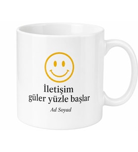Halkla İlişkiler Öğrencisine Kurumsal İletişim Gülen Yüz Kupası Hediye