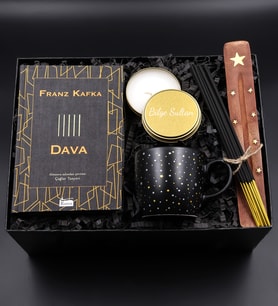Kişiye Özel Gold Metal Kutulu Mum & Dava Kitabı & Çubuk Tütsü & Yıldız Desenli Siyah Mat Kupa Hediye Seti