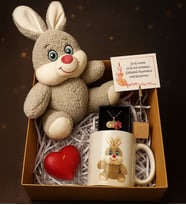 BK Gift Kişiye Özel Tavşan Ayıcık & Kupa & Mum & Uğur Böceği Kolye & Ahşap Not Tutacağı & Hediye Notu Hediye Seti, Arkadaşa Hediye