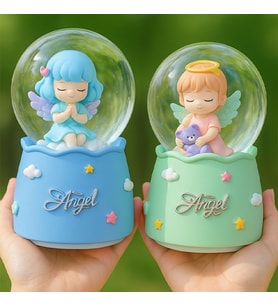 Kanatlı Çocuk Melek Işıklı Müzikli Püskürtmeli Büyük Boy Kar Küresi 16 x 12 cm (Karışık)