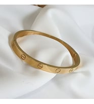 Anti Alerjik Cartier Kelepçe Bileklik Altın Gold Günlük Kullanımına Uygundur Kombinelerinizi Tamamlayın Popüler Trend Hediye Aksesuar Bijuteri Hediyelik Doğum Günü Yıldönümü Bileklik Setleri Hediyeleri Kız Bayan Bujiteri