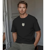 Beyaz Husky Mavi Göz Baskılı Unisex Oversize Tişört – Minimal Premium Husky Tasarım (Siyah)