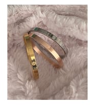 3'lü Set Anti Alerjik Cartier Kelepçe Bileklik Altın Gümüş Rose Gold Günlük Kullanımına Uygundur Kombinelerinizi Tamamlayın Abiye İş Popüler Trend Hediye Aksesuar Bijuteri Hediyelik Doğum Günü Yıldönümü Bileklik Setleri Hediyeleri Kız Bayan Bujiteri