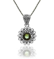 Ağustos Peridot Doğum Taşı Çiçek Motifli Telkari Gümüş Kolye