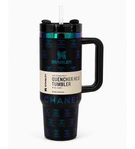 Stanley Quencher H2.0 FlowState 887 ml Pipetli Termos – Özel Desenli Siyah, Taşıma Saplı