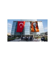 Atatürk Baston Ve Fotor Şapkasiyla Bayrak ve Türk Bayrağı Premium Raşel Kumaş 2'li Set 10x15 metre ATA74