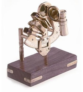 DENİZCİLİK GRUBU-Marine Pirinç Aksesuar-STANDLI SEXTANT-16*8*13 CM-JTTR30466 (Sarı)