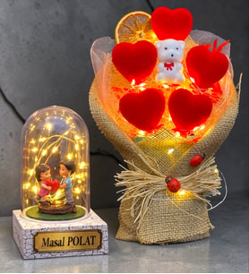 Size Özel Hediye Işıklı Kırmızı Kalp Buketi ve Led Işıklı Kalp Tutan Çiftli Fanus