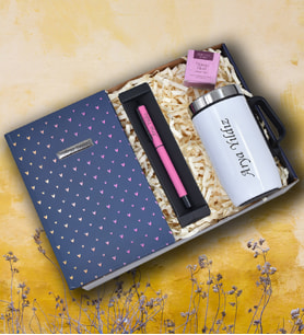 Kişiye Özel Kalp Desenli Defter& Pembe Roller Kalem& Beyaz Bardak Termos& Teashop Çay Hediye Seti